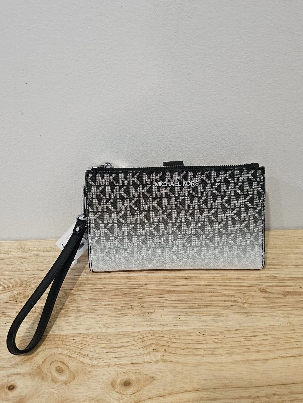 NWT Michael Kors Black and White Signature MK Wristlet Wallet